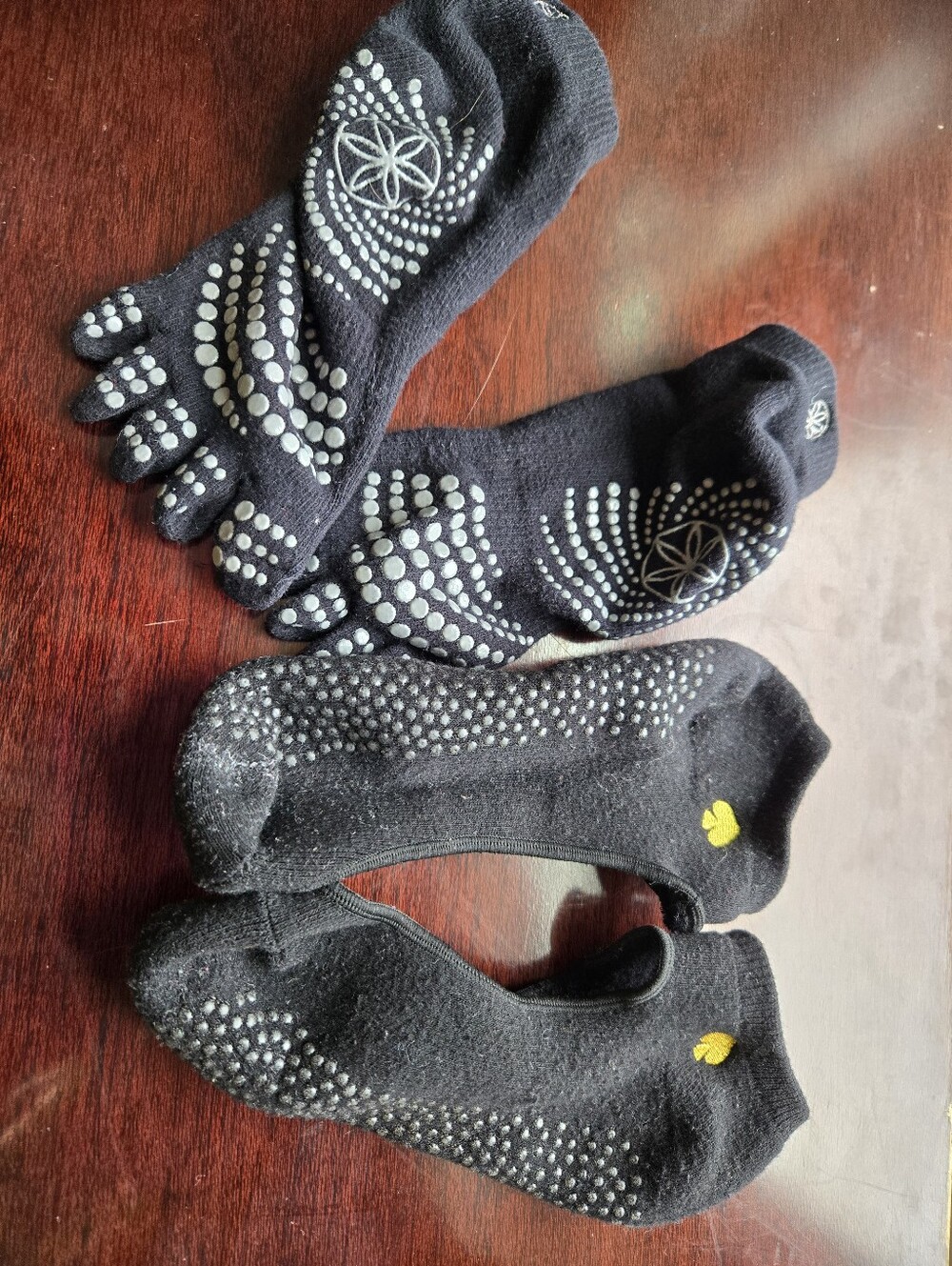 Kate Spade Yoga Grip Socks & Toe Socks Lot Black Athletic Non Slip Pilates  ♠️